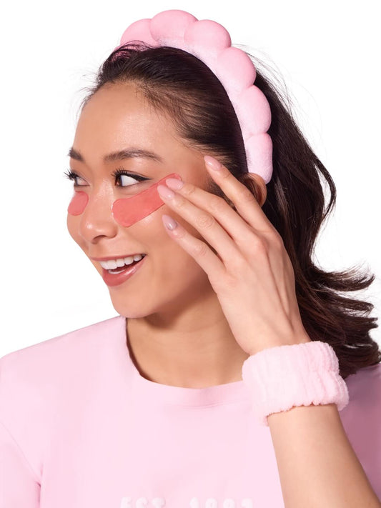 Capezio Glow Away Puffy Eyes